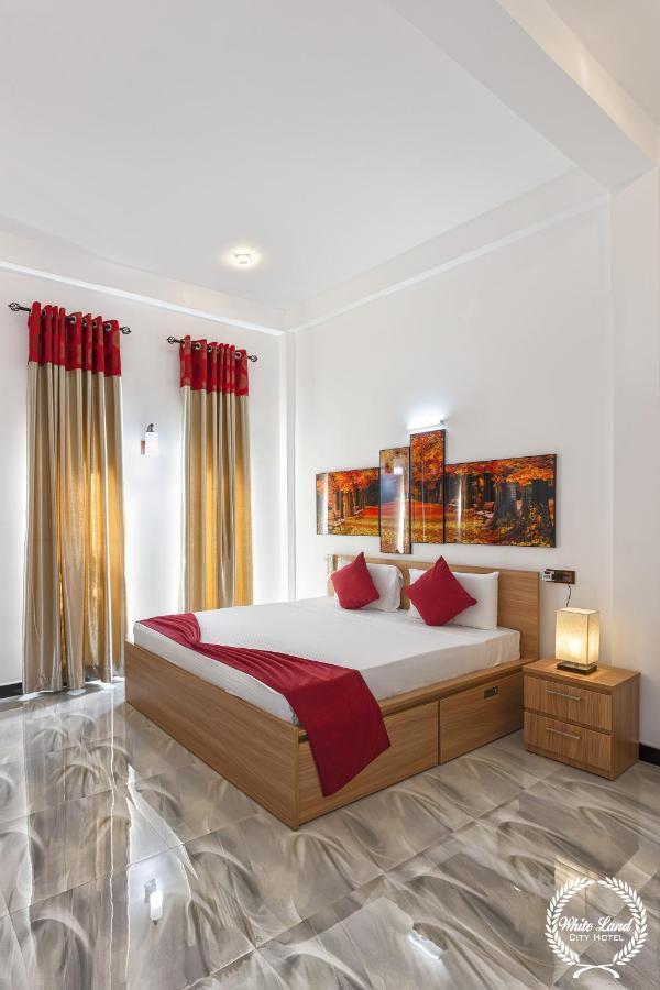 White Land City Hotel Dambulla Exterior foto